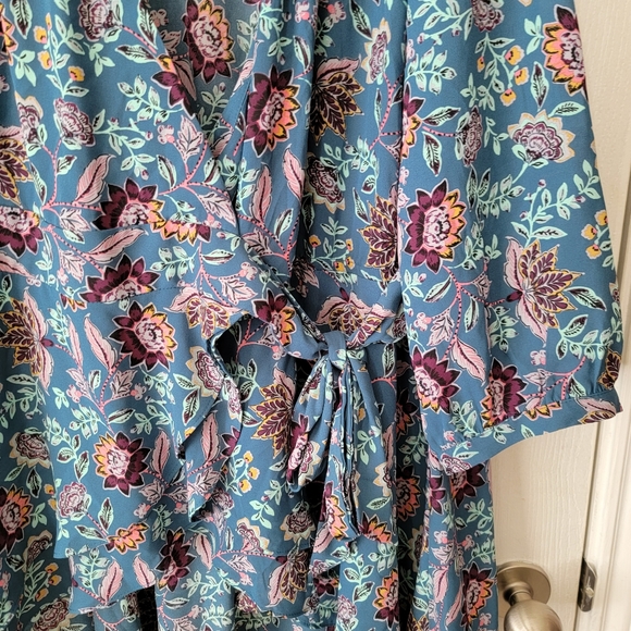 Torrid Floral Georgette Tunic Wrap Top - Picture 6 of 12